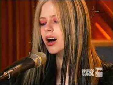 Avril Lavigne   Nobody&39;s Home (live acoustic)