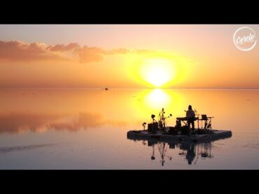 FKJ live at Salar de Uyuni in Bolivia for Cercle