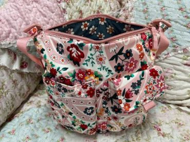 What&39;s in my Vera Bradley Utility Bucket Crossbody Bag WIMB