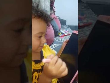 حرف ال B وطريقته مع ناصر 😂 cutebaby baby اكسبلور cute funny explore love babyboy لايك