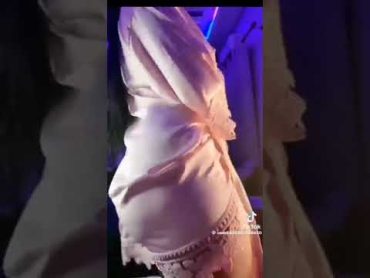 رقاصة تعري سعودية 🔞 🇸🇦🍑 مشتهية فحل سوري أو يمني أو باكستاني يطفئ محنتها😂😂😂🤣