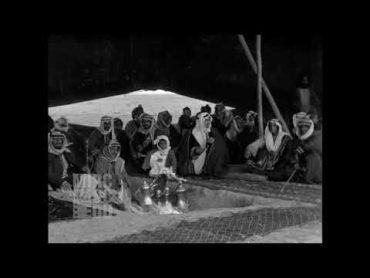 فلم نادر ‏لقبيلة ⁧الرولة1931م(الأمير النوري بن هزاع الشعلان وحفيده الأمير فواز)ترجمة رحال الخبر