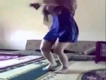 رقص منزلي سعودي بالقميص القصير جديد hot arab dance