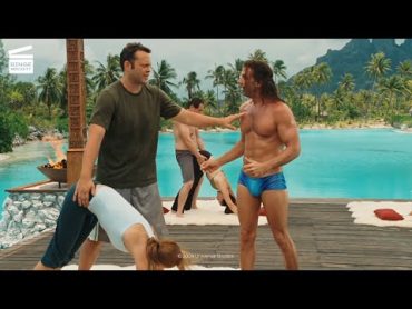 Couples Retreat: Mouvements de yoga douteux (CLIP HD)