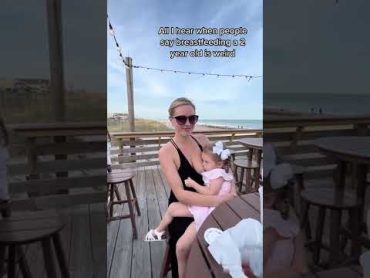 赤ちゃんが初めて母乳を飲む  Breastfeeding Baby mom and Drink breast milk