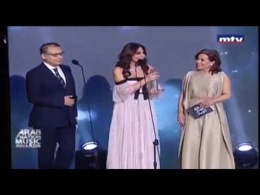 اليسا تقصف جبهة رزان مغربي في حفل توزيع جوائز الموسيقى العربية 23/04/2017