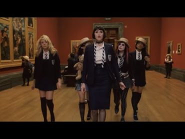 مدرسة للبنات كل حاجة فيها متاحة الا التعليم St.trinians