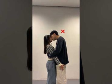 How to kiss your short girlfriend couple viral trending