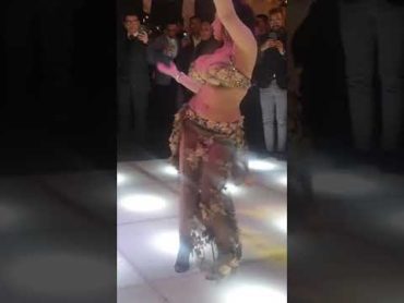 bellydancer رقص ساخن  من اصحاب الصدر الكبير