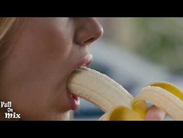 True Fruits: Awkward – Eat a banana