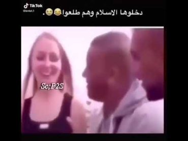 ديوث عربي يشفشف بنت ❤️