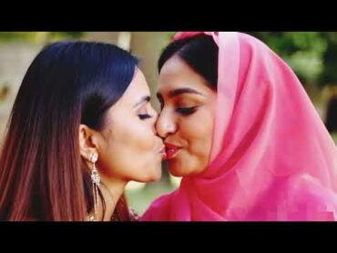 beautiful muslim women lesbian kiss