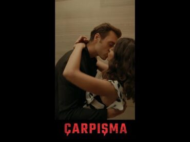 Çarpışma  Cemre ve Demir Dudak Dudağa  Shorts