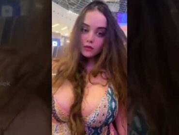 أكبر بزازل على التيك توك short boobs