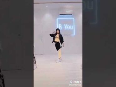 فتاة مجنونة ترقص رقص روووعة dance 💃 dance