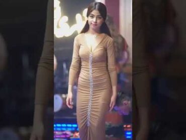 رقص بنت بعمر15سنه🤤هز خصر💃بنات الملاهي