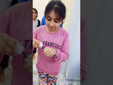 ملمع شفاه باربي او نوتيلا مع الصبايا