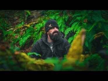 Make a small survival camp to spend the night warm!