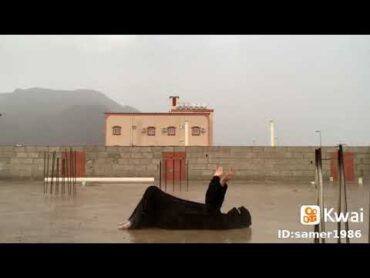 بنت اليمن في وسط المطر