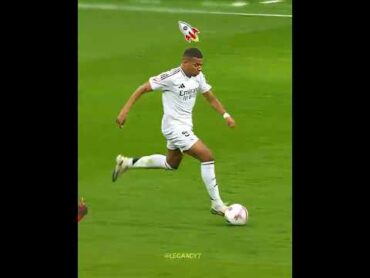 Mbappe ST vs LW 🤩