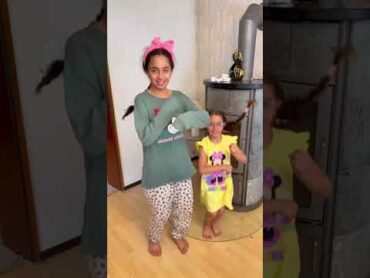 خلودة رقص على ترند مع ولاد خالتو🤣