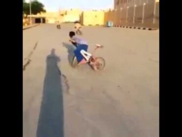 مهارة طفل في قيادة الدراجة الهوائية