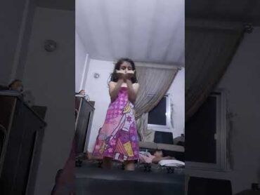 الساعة ٠٠:٢ بضبط