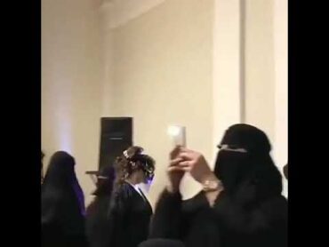 عرض أزياء منقبات في السعودية