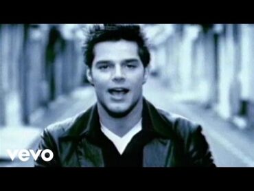 Ricky Martin  María (Official Video)