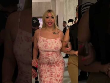 شوف الراقصة بوسى بتعامل المعجبين بتوعها إزاى🥰😍