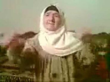 شى غريب ست كبيره بترقص لازم تشوفها😃😃👍