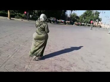 أول مرة مامة... كتلبس جلابة أيفازي في زنقة