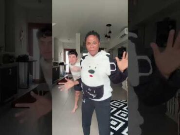 سارة بتعلمني رقص أفريقي 😂👀