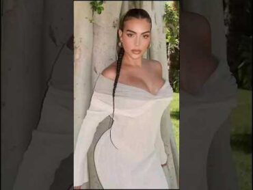 Georgina Rodriguez in newmasterpiece&39;s outfit! An example of splendor elegance,flamboyance and beaut