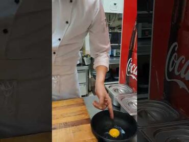 روش شکستن تخم مرغ 🥚. تخم مرغ ده نمکی egg dehnamaki