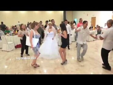 مزة جميلة تحمست للرقص و نزعت ملابسها رقص روعة