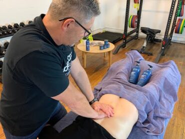 Warm Up Massage for the Lower Back and Gluteals with Stuart Hinds