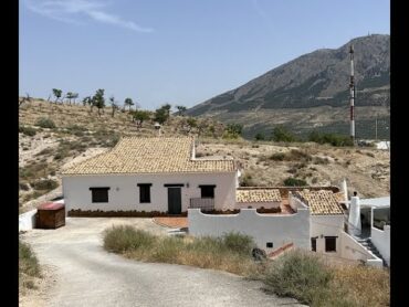 €88,000 4 bed, 3 bath detached cave house, w/rural tourism license near Lake Negratin Granada v3072