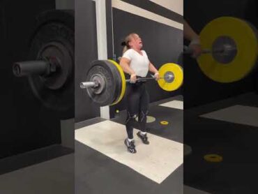 Kleine twerk sessie tussen de reps door never hurt nobody