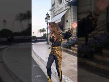 بالفيديو  لحظة تعثر الفنانة اللبنانية نوال الزغبي اثناء تواجدها في موناكو