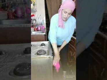 دخلت المطبخ قولت يلا اتشجع معاكم وانظفه