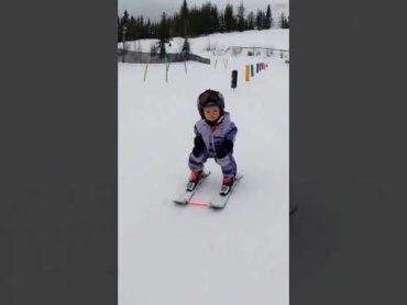 How to teach your kid to ski? family skiing ski cute