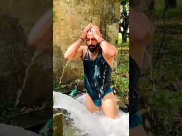 desi mard tubewell bath