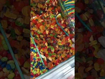 ميرا اشترت جيلاتين وحلويات🍬🍭shorts  candy جيلاتين حلويات lollipop hindisong