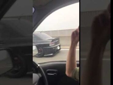 高速道路を走る遅いランエボ