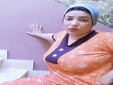 محجبة عارضة كبيرة الحجم وزن تقيل  Arab bbw curvy model