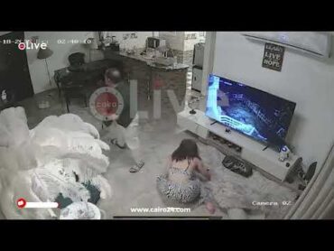 فيديو جديد يظهر إجبار هدير عبد الرازق على الدخول لشقة طليقها والتعدي عليها وسرقة أموالها