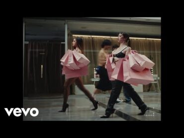 Emilia, Six Sex  pasarella 👠 (Official Video)