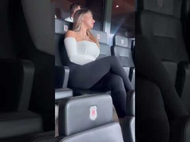 elif karaarslan maç izliyor!